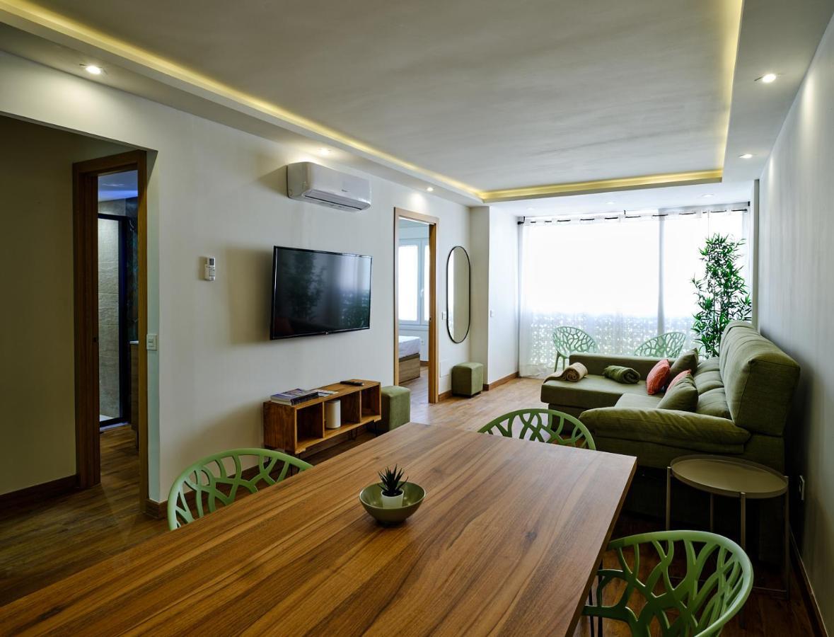 Leo Home- Bright & Centric 3 Bedrooms With Private Parking Inside Appartamento