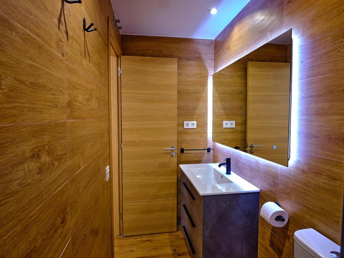 Leo Home- Bright & Centric 3 Bedrooms With Private Parking Inside Appartamento *